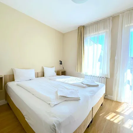 Prime - Modern 2 Bedroom Family With Parking Included Apartment